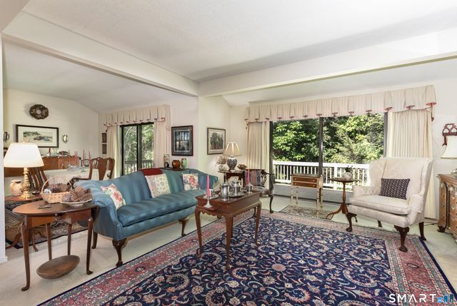 10 Heritage Circle A, Southbury, CT 06488