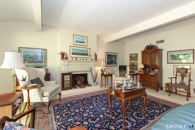 10 Heritage Circle A, Southbury, CT 06488