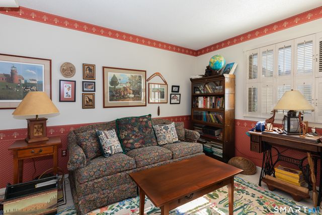 10 Heritage Circle A, Southbury, CT 06488