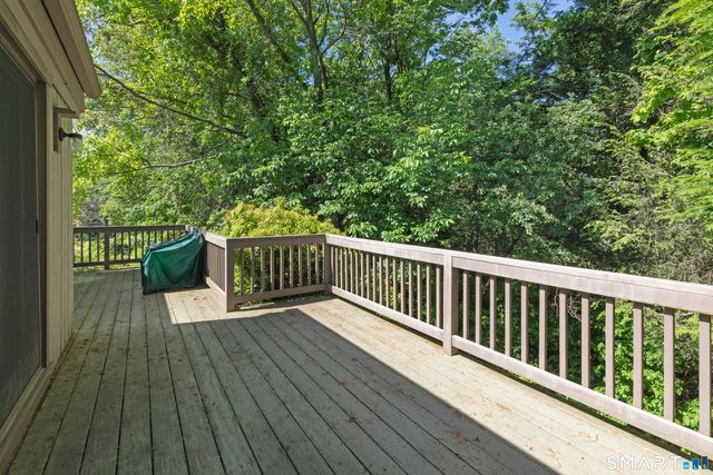 10 Heritage Circle A, Southbury, CT 06488