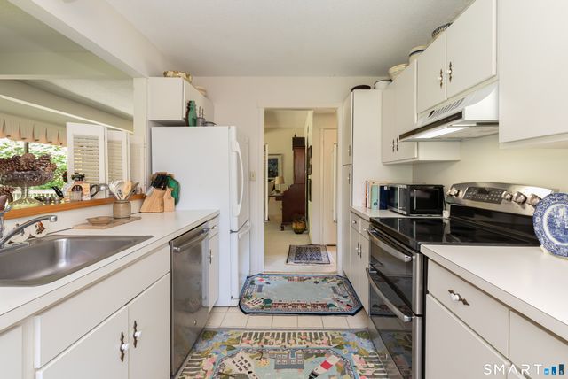 10 Heritage Circle A, Southbury, CT 06488
