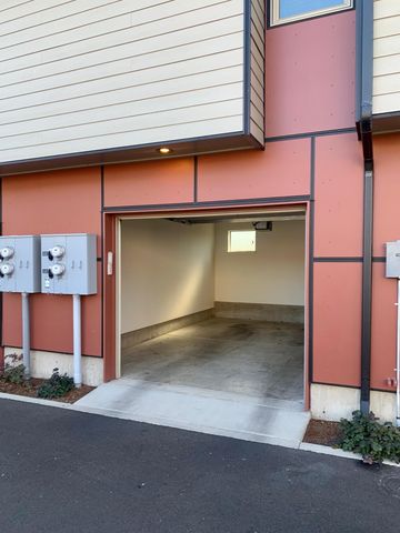 55 S Mountain Avenue, Ashland, OR 97520