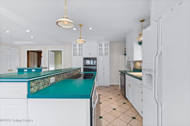 6315 Shadow Wood Ct, Prospect, KY 40059