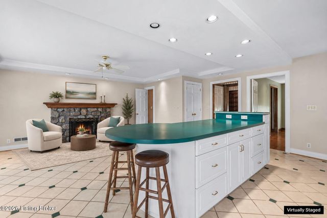6315 Shadow Wood Ct, Prospect, KY 40059