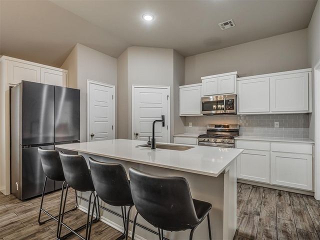 11632 SW 12th Street, Yukon, OK 73099