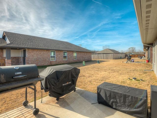 11632 SW 12th Street, Yukon, OK 73099