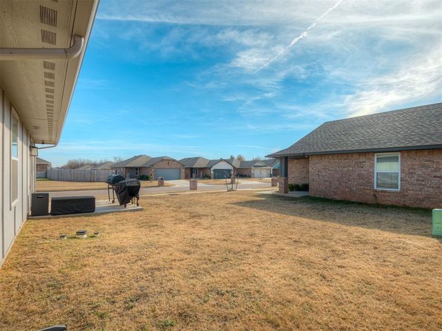 11632 SW 12th Street, Yukon, OK 73099