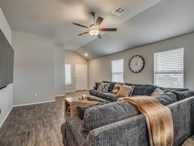 11632 SW 12th Street, Yukon, OK 73099