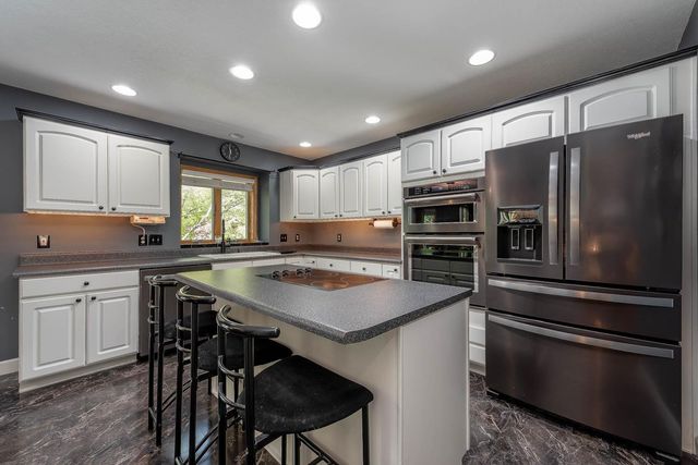 2153 Peregrine Lane, North Mankato, MN 56003