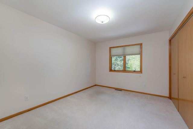 2153 Peregrine Lane, North Mankato, MN 56003