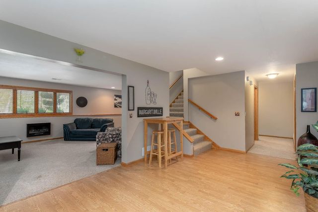 2153 Peregrine Lane, North Mankato, MN 56003