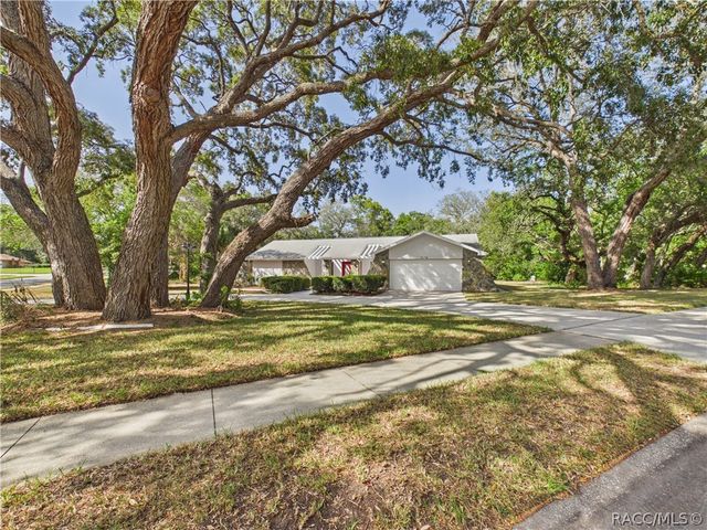 7256 Royal Oak Drive, Spring Hill, FL 34607