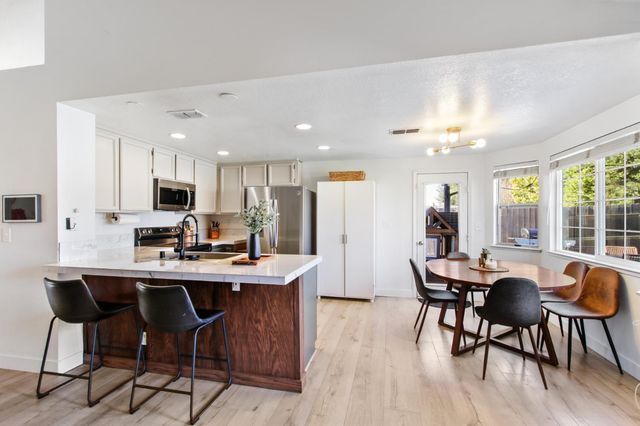 4127 Hunters Dr, Loomis, CA 95650