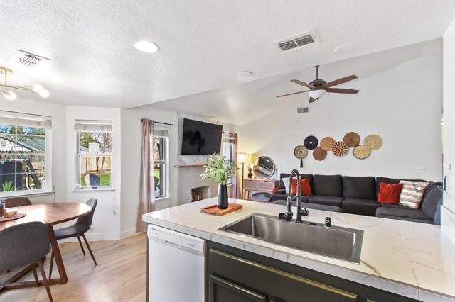 4127 Hunters Dr, Loomis, CA 95650