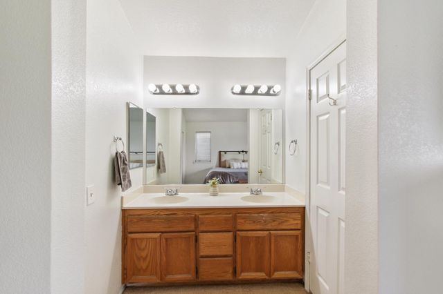 4127 Hunters Dr, Loomis, CA 95650