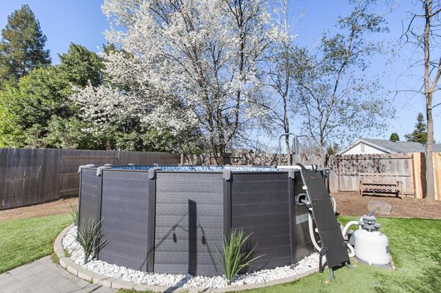 4127 Hunters Dr, Loomis, CA 95650