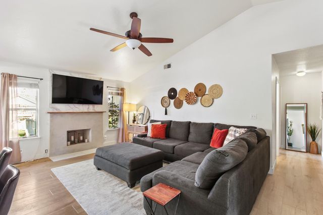 4127 Hunters Dr, Loomis, CA 95650