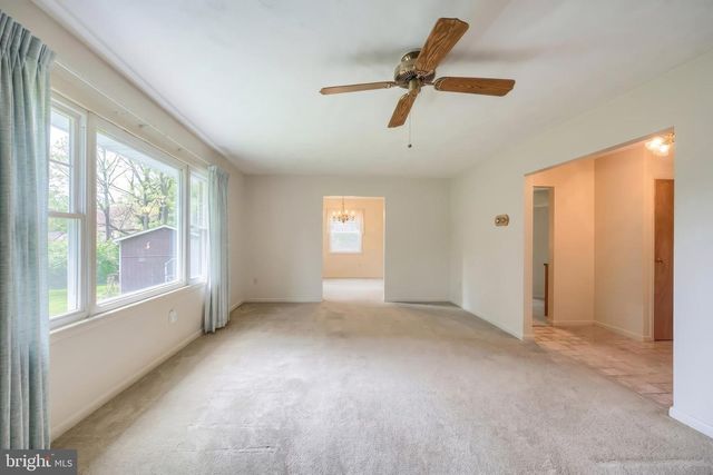 18 CONIFER LN, York, PA 17406