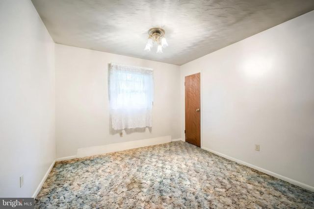 18 CONIFER LN, York, PA 17406