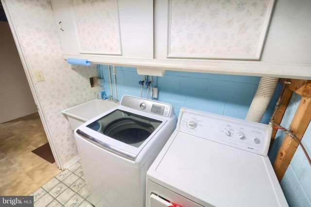 18 CONIFER LN, York, PA 17406