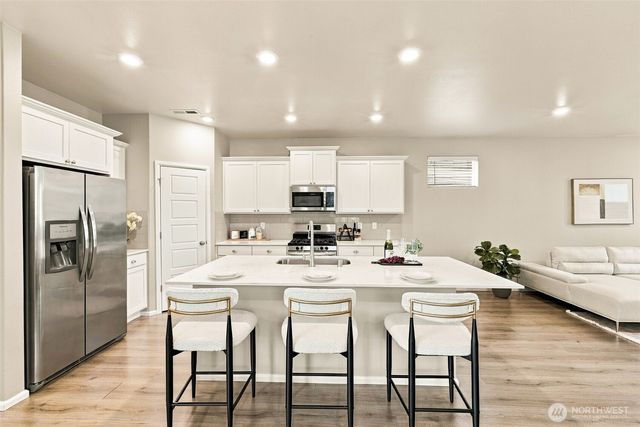 23253 SE Fir Street, Black Diamond, WA 98010