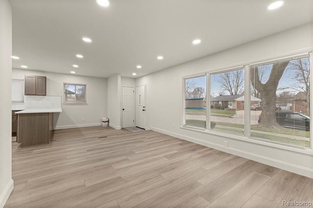 8316 Roosevelt Street, Taylor, MI 48180