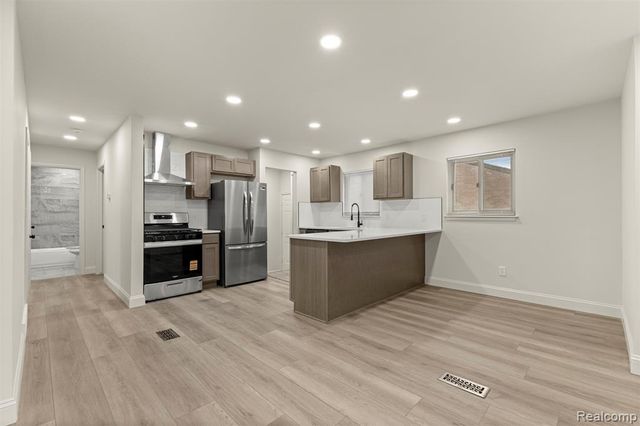 8316 Roosevelt Street, Taylor, MI 48180