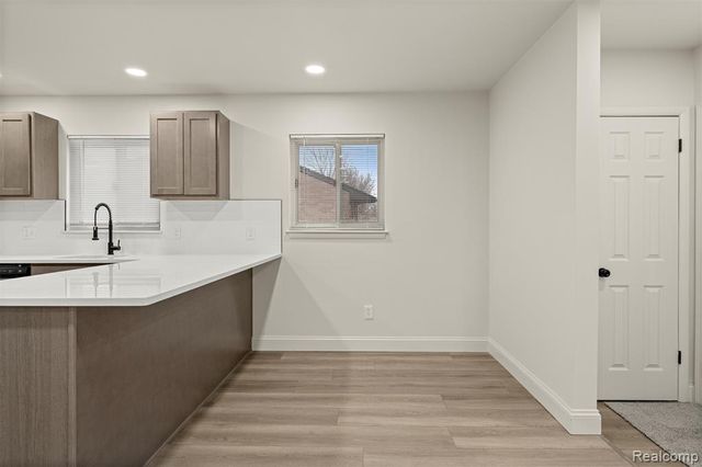 8316 Roosevelt Street, Taylor, MI 48180