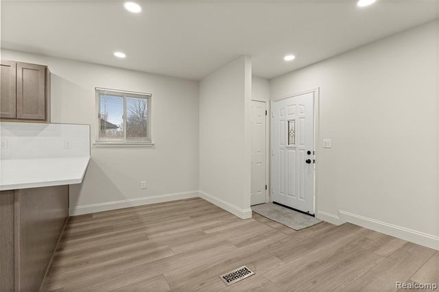 8316 Roosevelt Street, Taylor, MI 48180