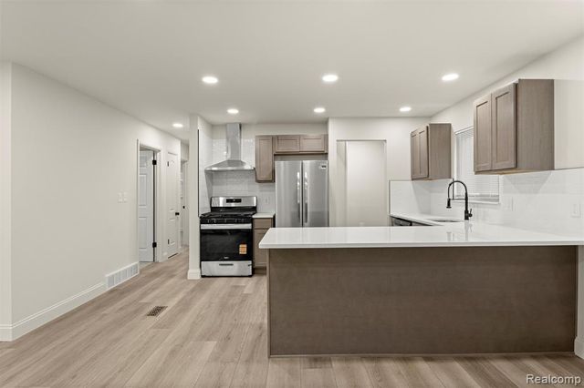 8316 Roosevelt Street, Taylor, MI 48180