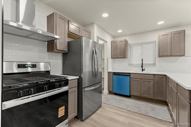 8316 Roosevelt Street, Taylor, MI 48180