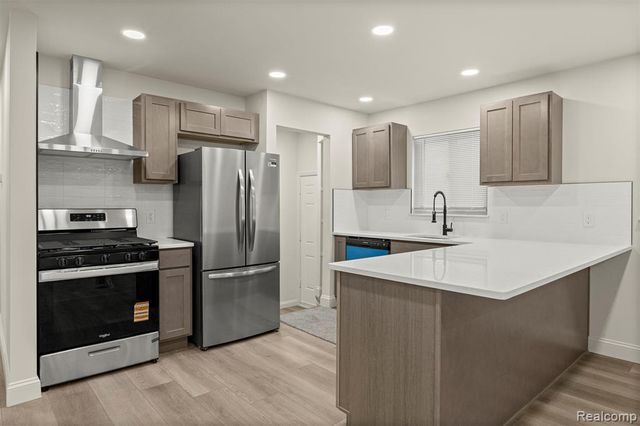 8316 Roosevelt Street, Taylor, MI 48180