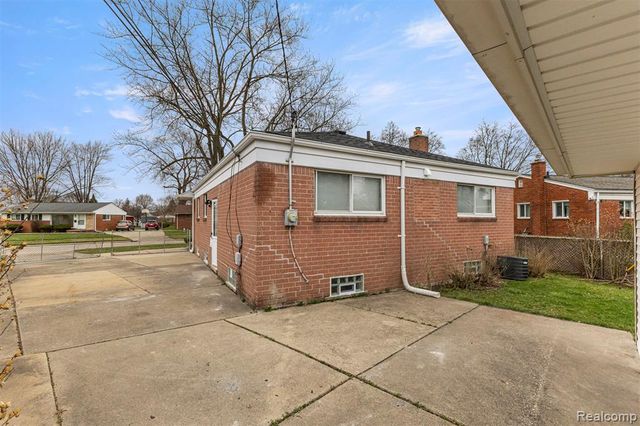 8316 Roosevelt Street, Taylor, MI 48180