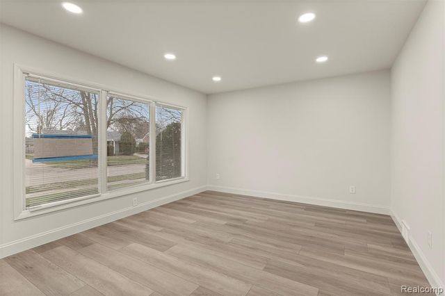 8316 Roosevelt Street, Taylor, MI 48180