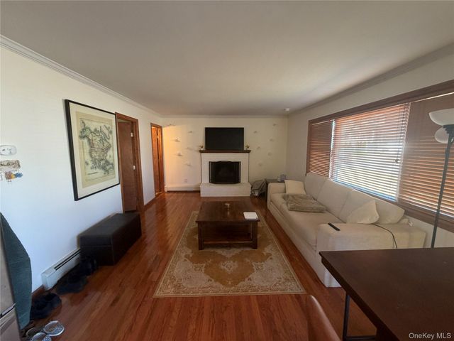 33 buchanan, Amity Harbor, NY 11701