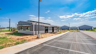 901 Tucker Way, Granbury, TX 76048