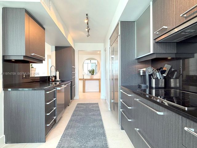 1331 Brickell Bay Dr 2002, Miami, FL 33131