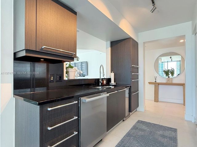 1331 Brickell Bay Dr 2002, Miami, FL 33131