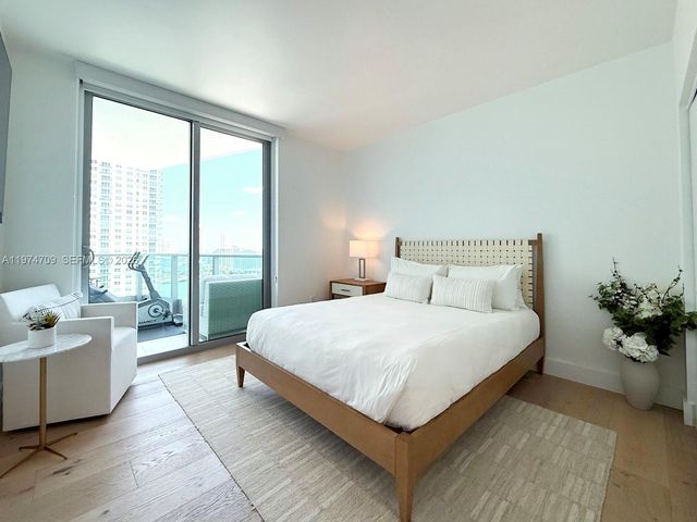 1331 Brickell Bay Dr 2002, Miami, FL 33131