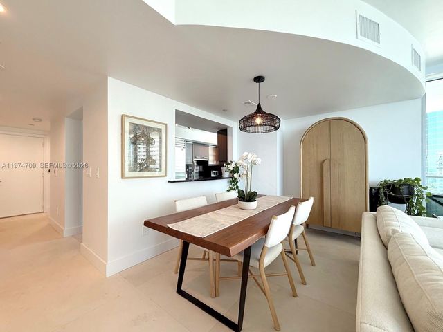 1331 Brickell Bay Dr 2002, Miami, FL 33131