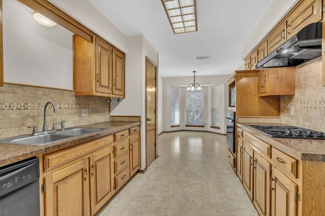 1009 Kings Canyon Court, Grapevine, TX 76051