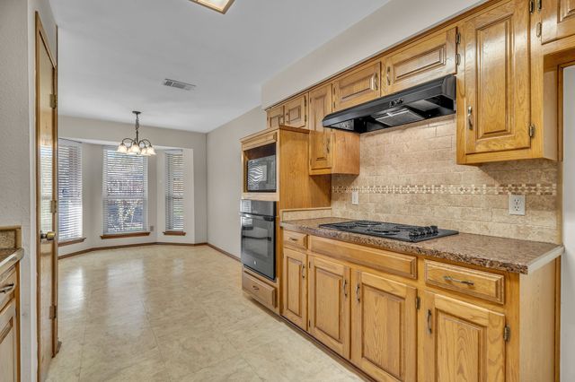 1009 Kings Canyon Court, Grapevine, TX 76051