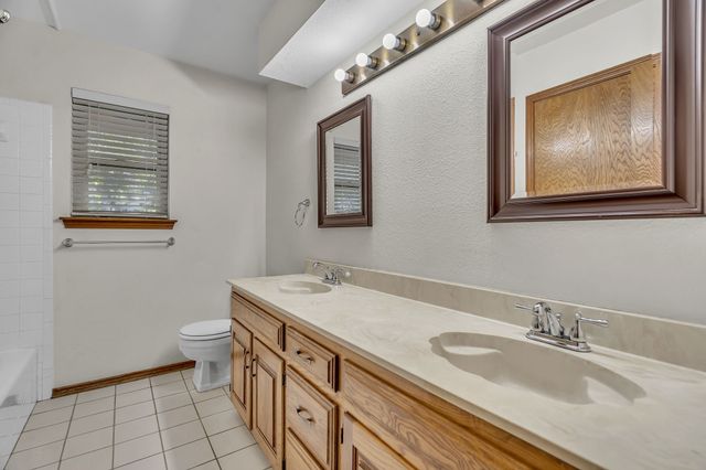 1009 Kings Canyon Court, Grapevine, TX 76051