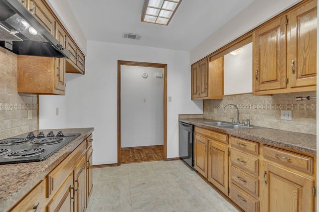 1009 Kings Canyon Court, Grapevine, TX 76051