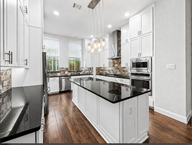 1367 Branchwood Place, Dallas, TX 75215