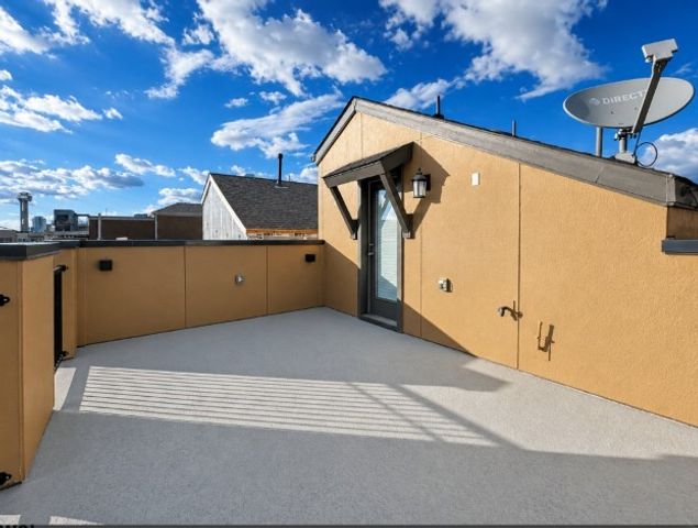 1367 Branchwood Place, Dallas, TX 75215