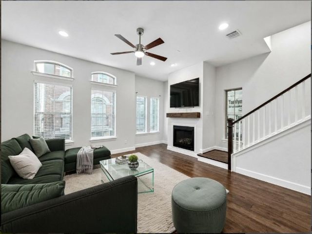 1367 Branchwood Place, Dallas, TX 75215