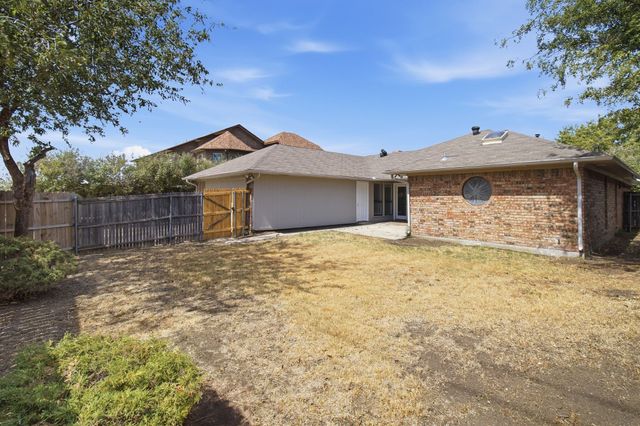 1300 Tierra Calle, Carrollton, TX 75006