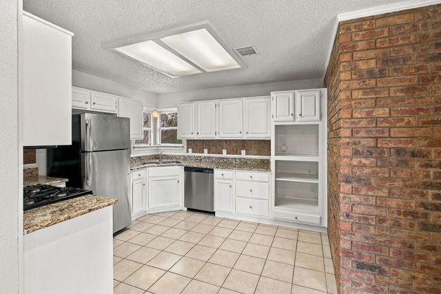 1300 Tierra Calle, Carrollton, TX 75006