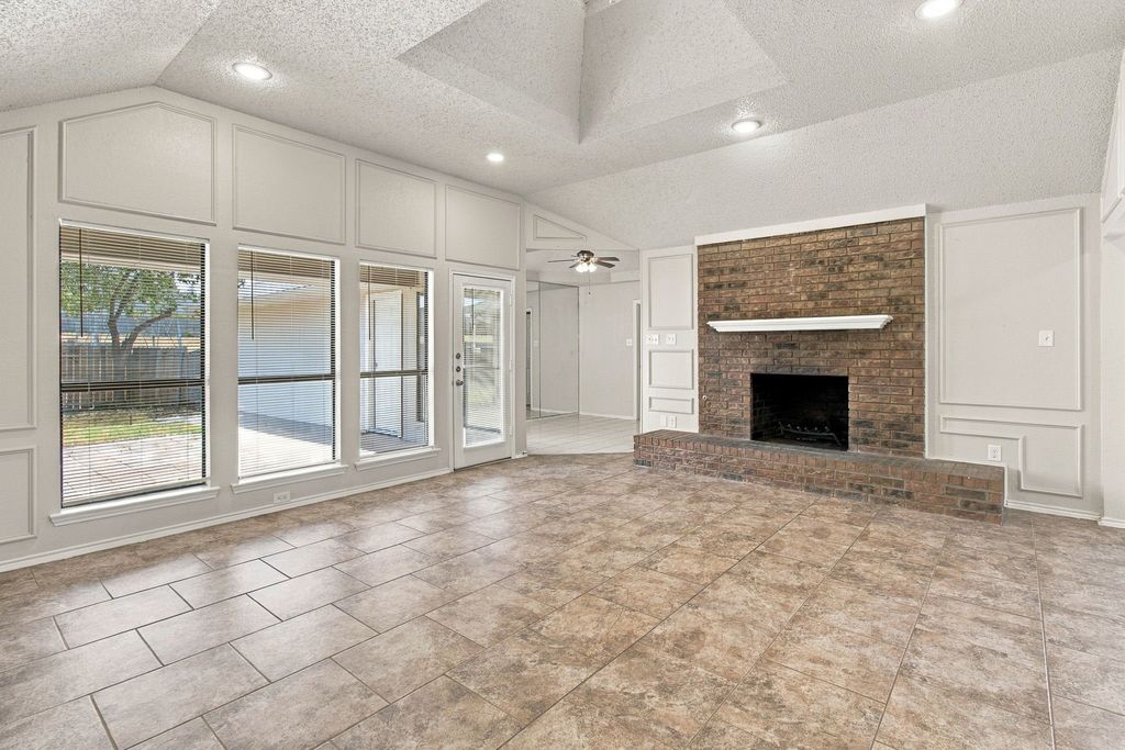 1300 Tierra Calle, Carrollton, TX 75006 — photo 4